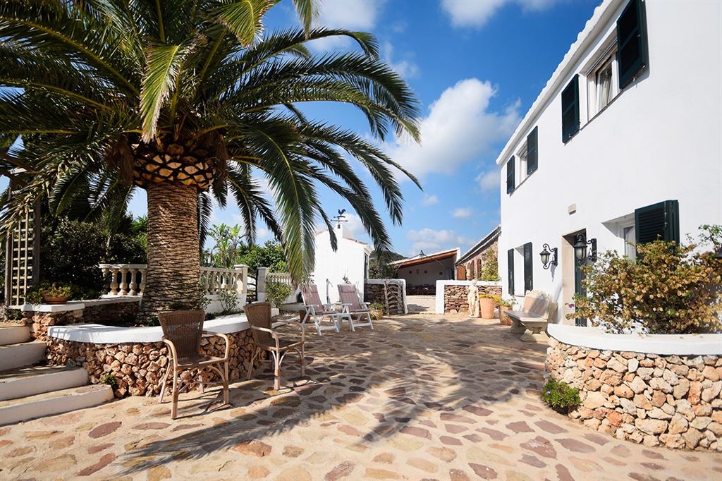 Antique Villa for sale with completely renovated in Menorca – Mahon