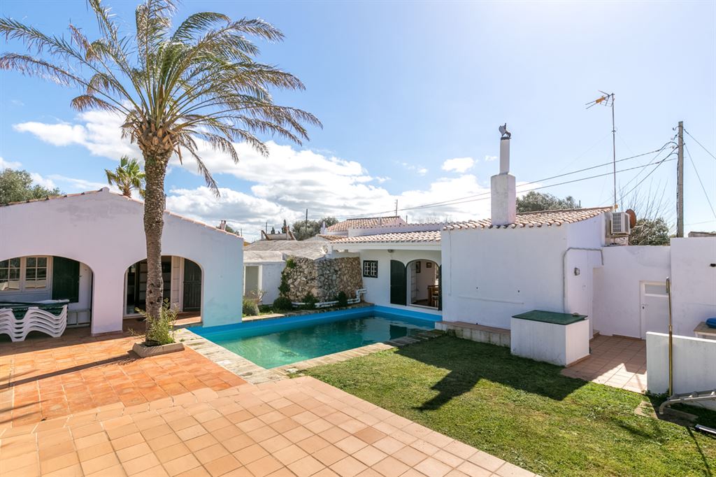 Exclusive country house for sale near to the center of Ciutadella