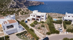 Magnificent sea facing front line villa for sale in Cala Morell