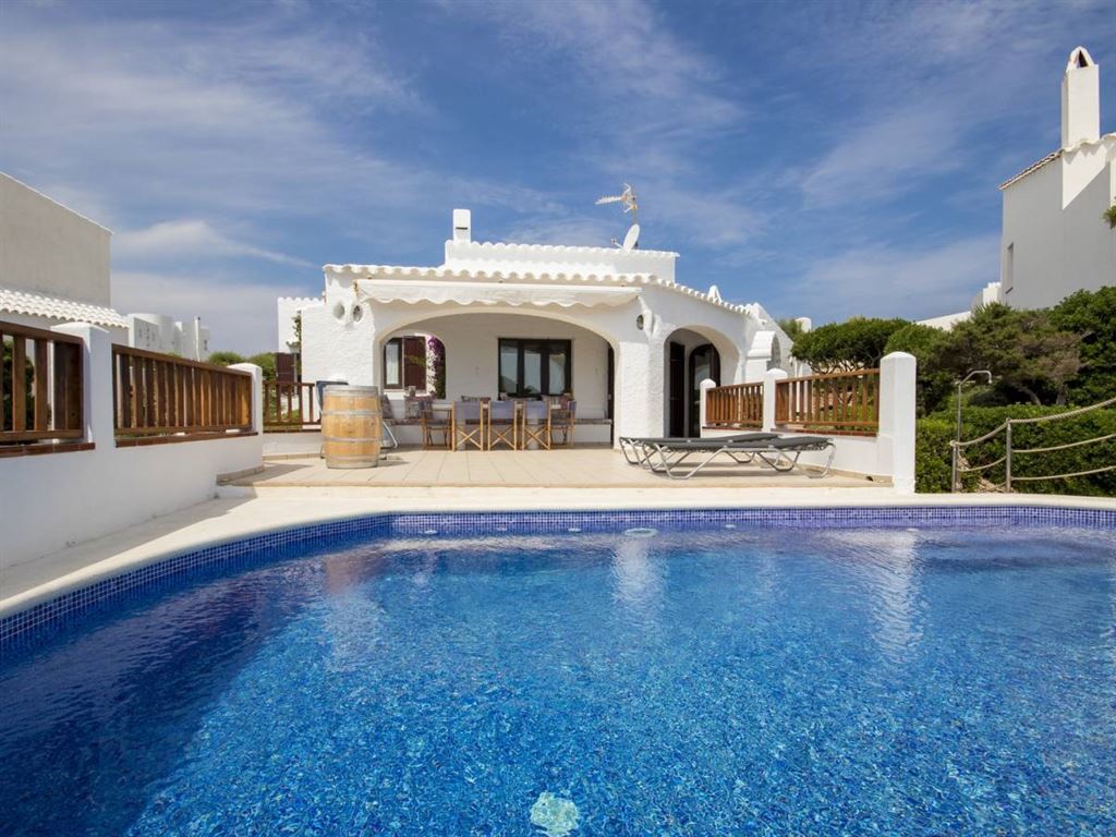 Excellent renovated villa for sale with sea views in Cala Morell