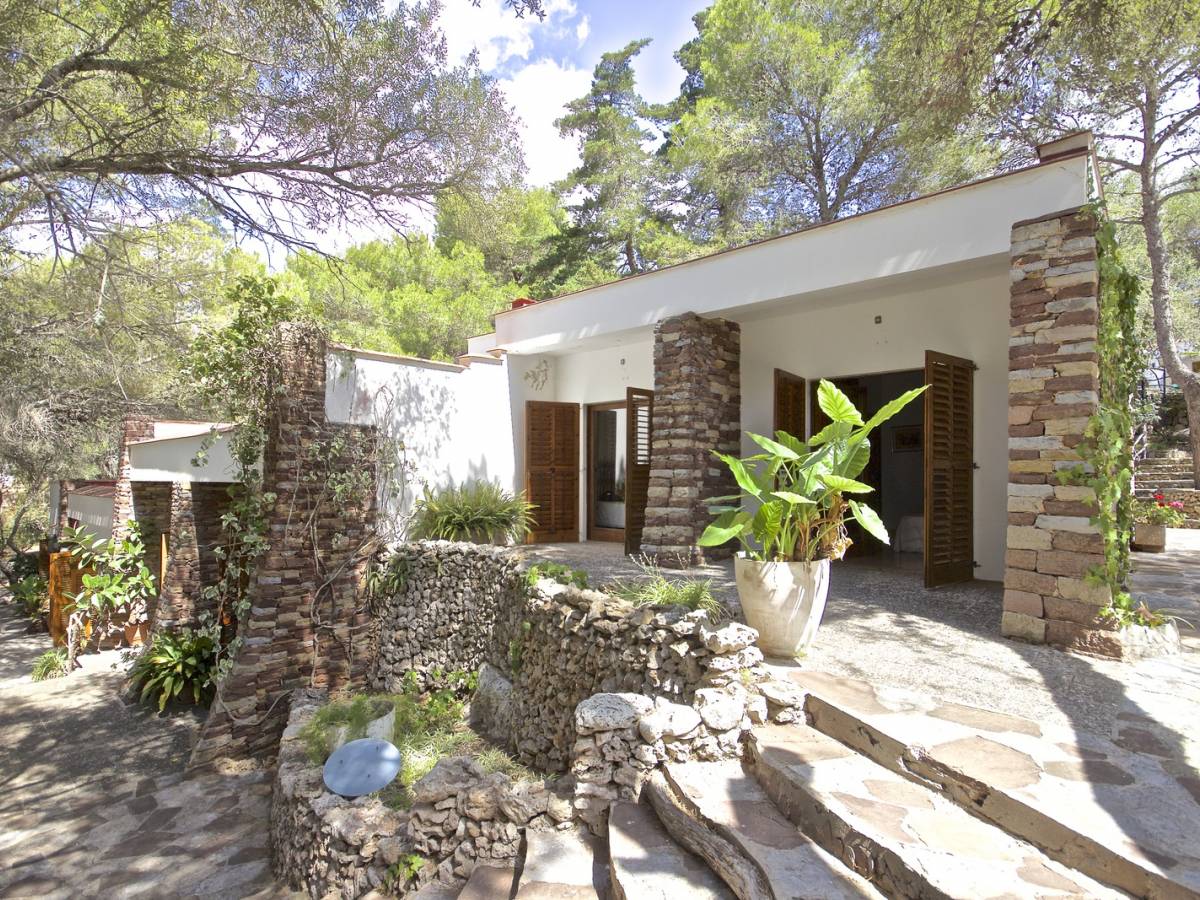 Astonishing villa for sale on south of Menorca with natural greenery