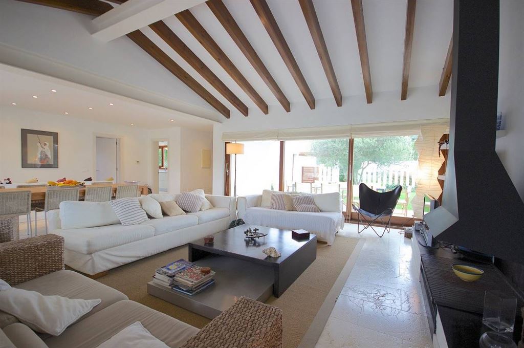 Nice contemporary property for sale overlooking the port of Mahon