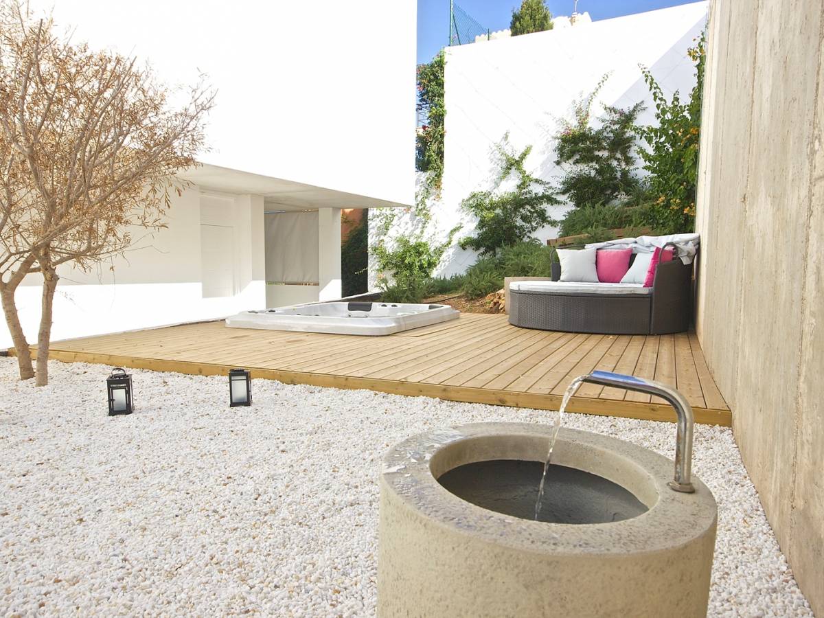 Fully functional stunning modern villa for sale  in Cala Llonga