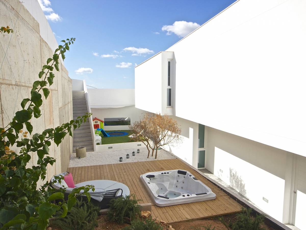 Fully functional stunning modern villa for sale  in Cala Llonga