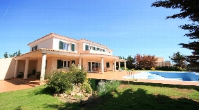 Splendid villa for sale in Mahon with high quality touches and finishes
