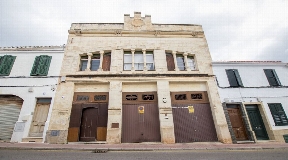 Historic building suitable for hotel in the center of Alaior city