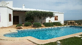 Two villas with 356 sqm living space in beautiful location of Cala llonga for sale