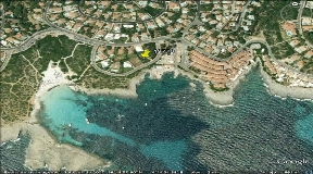 Beautiful plot of 875 m2 in first line directly on the beach of Binibeca