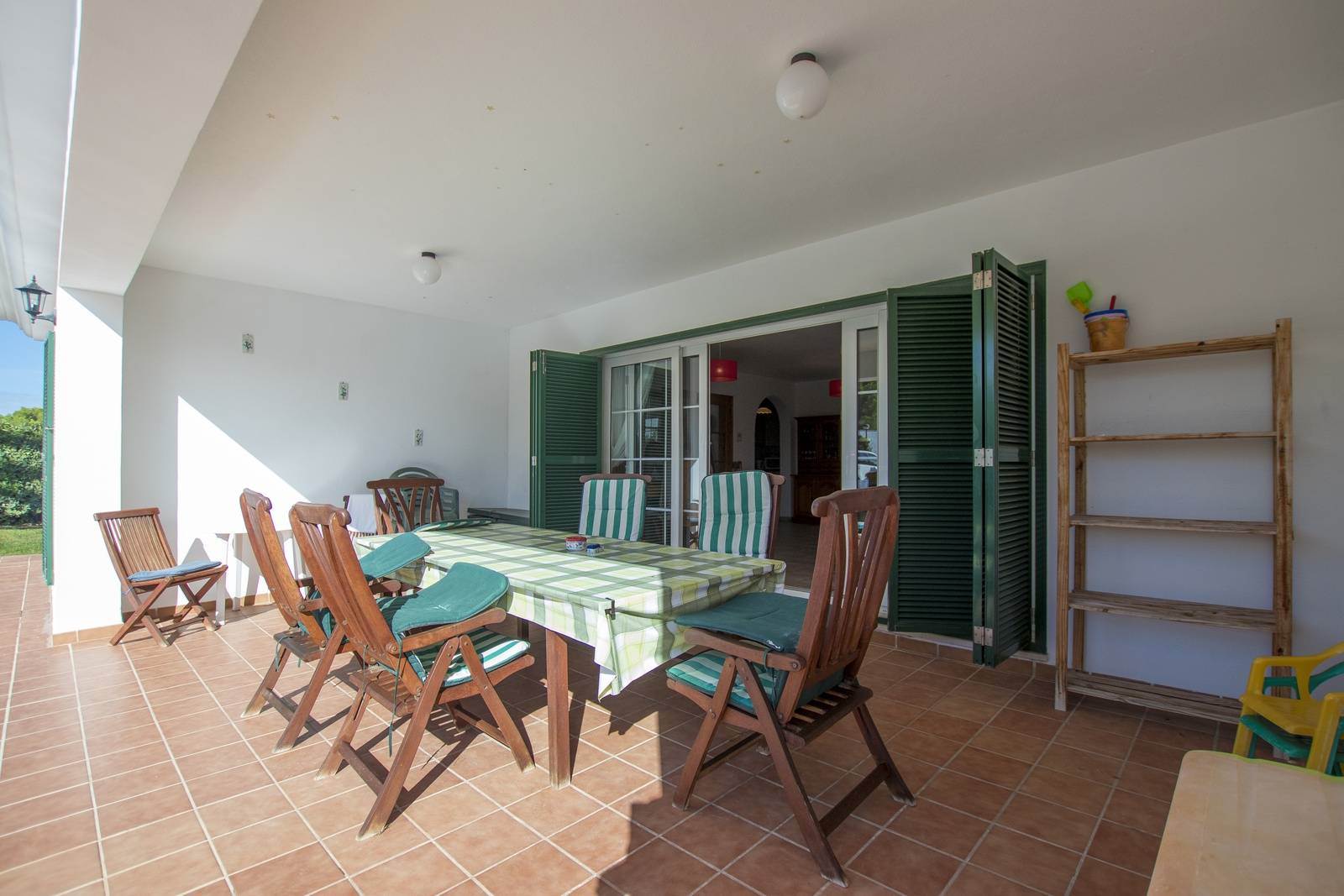 Lovely Villa for sale in Menorca with walking distance to a sandy beach in Arenal