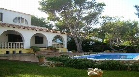 Wonderful villa over two floors in Cala Blanca