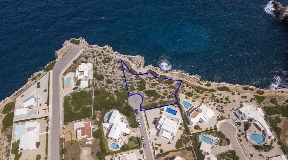 Land with 1.000 sqm size in best location of Calla Morell in Ciutadella