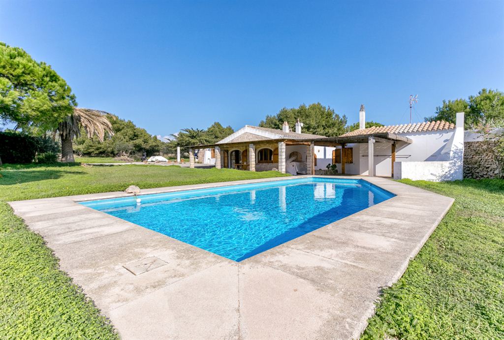 Wonderful countryside finca with pool situated near Ciutadella