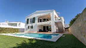 Attractive villa with 550 sqm land in Cala Longa for sale