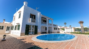 Incredible villa with 2 apartments in Cap d'Artuix for sale