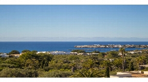Individual south facing villa for sale in Binisafua Rotters on Menorca