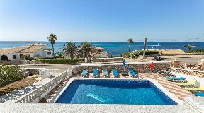 Magnificent villa with sea views in Son Ganxo for sale