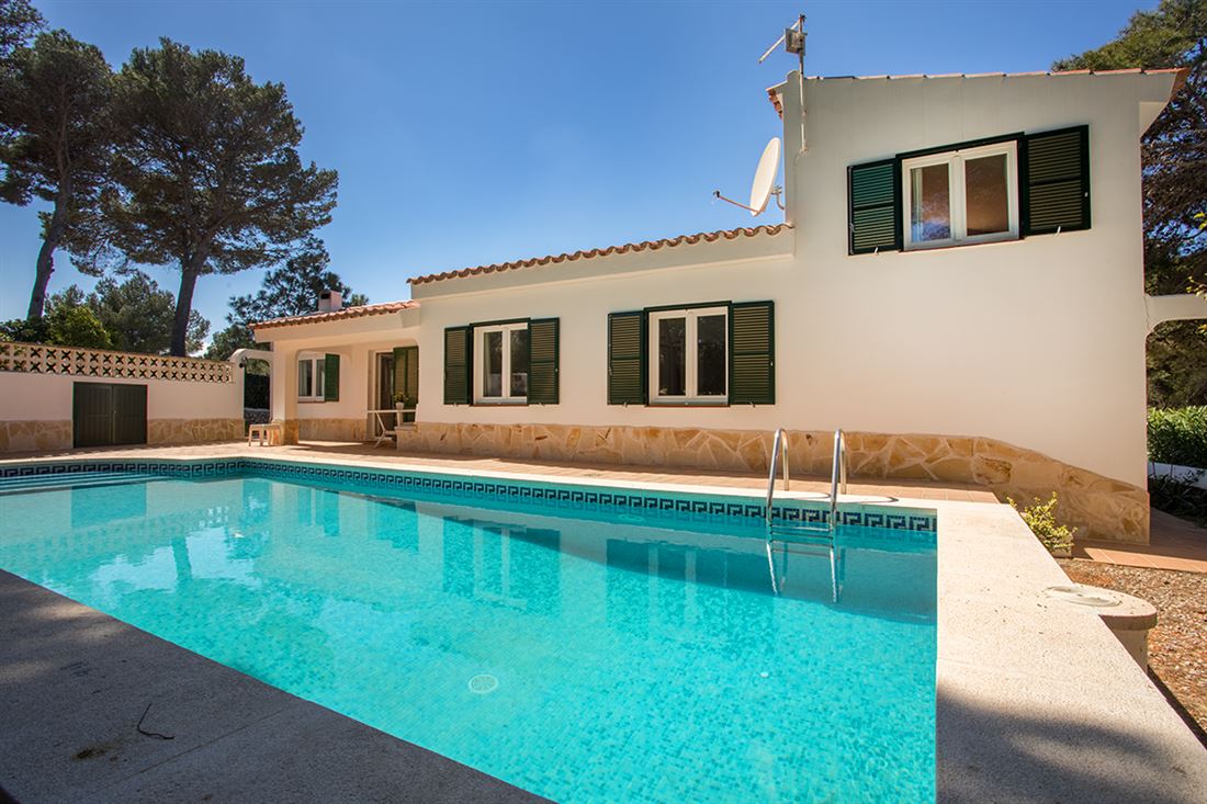 Charming villa with pool and tourist license next to the forest in Son Parc and 5 minutes from the beach