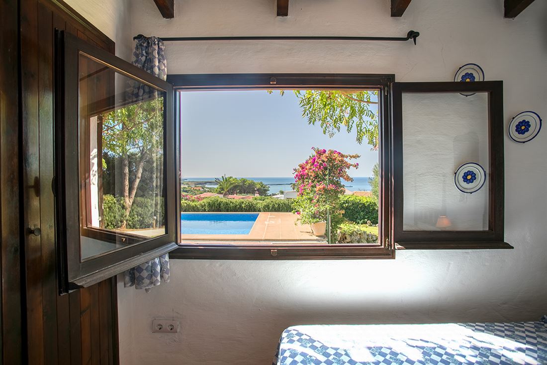 Charming property with pool and stunning sea views, ideally located just 5 minutes from the beach